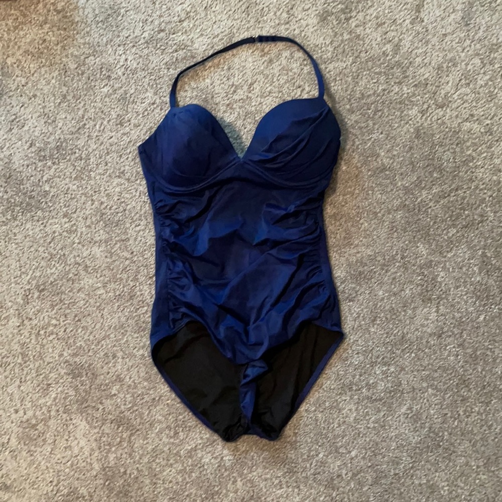 34 C VS one piece bathing suit